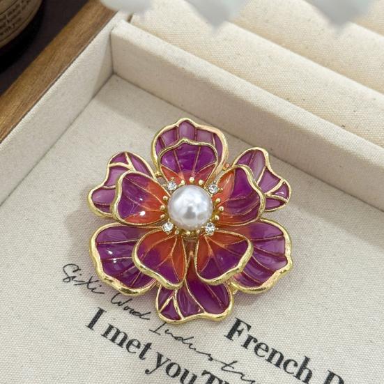 Women Brooch Sparkling Rhinestones Imitation Pearl Flower Shape Lapel Pin Suits Coats Bags Scarves Badge Versatile Accessory