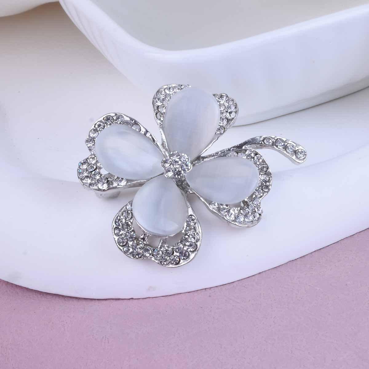 

Брошь-бутоньерка Цветок с четырьмя лепестками One Size серебряный