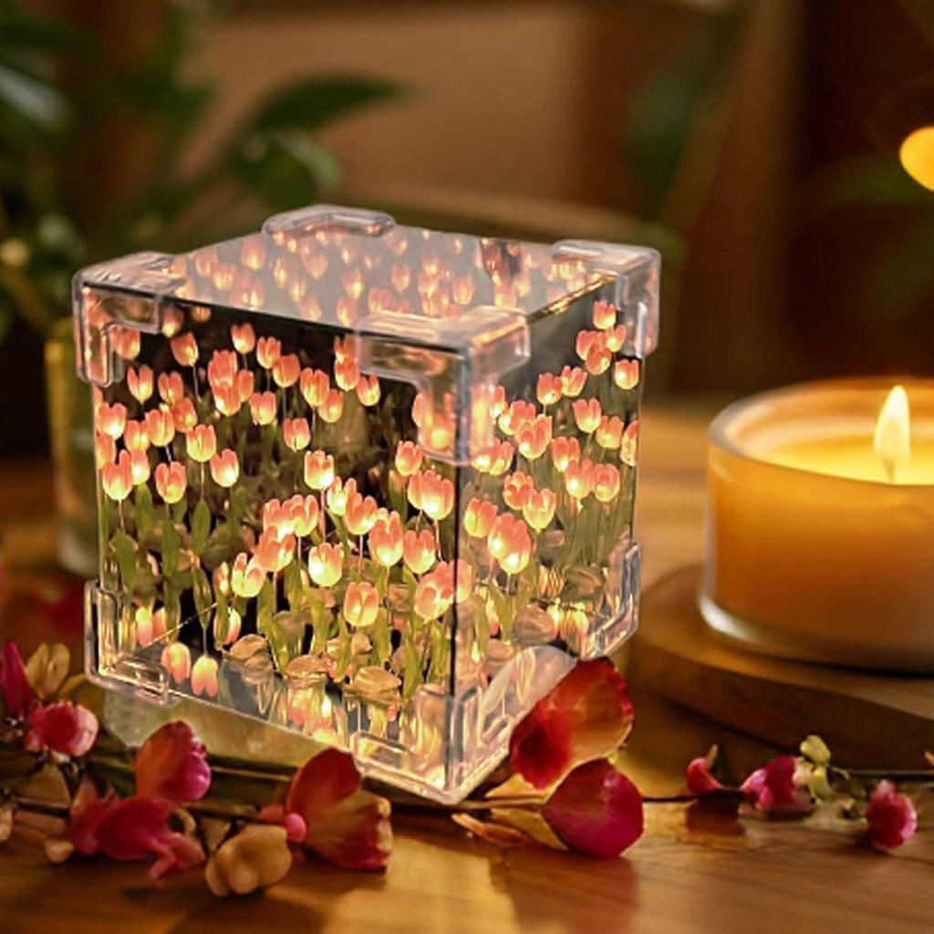 Tulpenwürfel Spiegel Lampe, 30 Blumen LED Dekorative Lampe, 2 in 1 Spiegel & Tischornamente für Schlafzimmer Wohnzimmer Schreibtisch Dekor Geburtstagsgeschenk