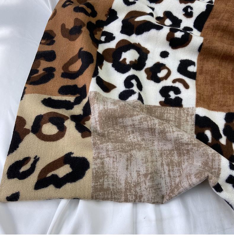 Double-Sided Leopard Print Cashmere-Feel Scarf with Tassels - Women's Autumn/Winter Neck Warmer