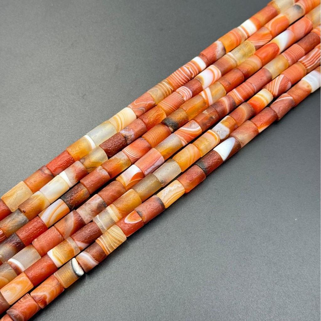 Vintage Agate Wire-Wrapped Beads Necklace: DIY Tibetan Cultural Handcrafted Jewelry Accessories with Baroque Age-Marked Beads.