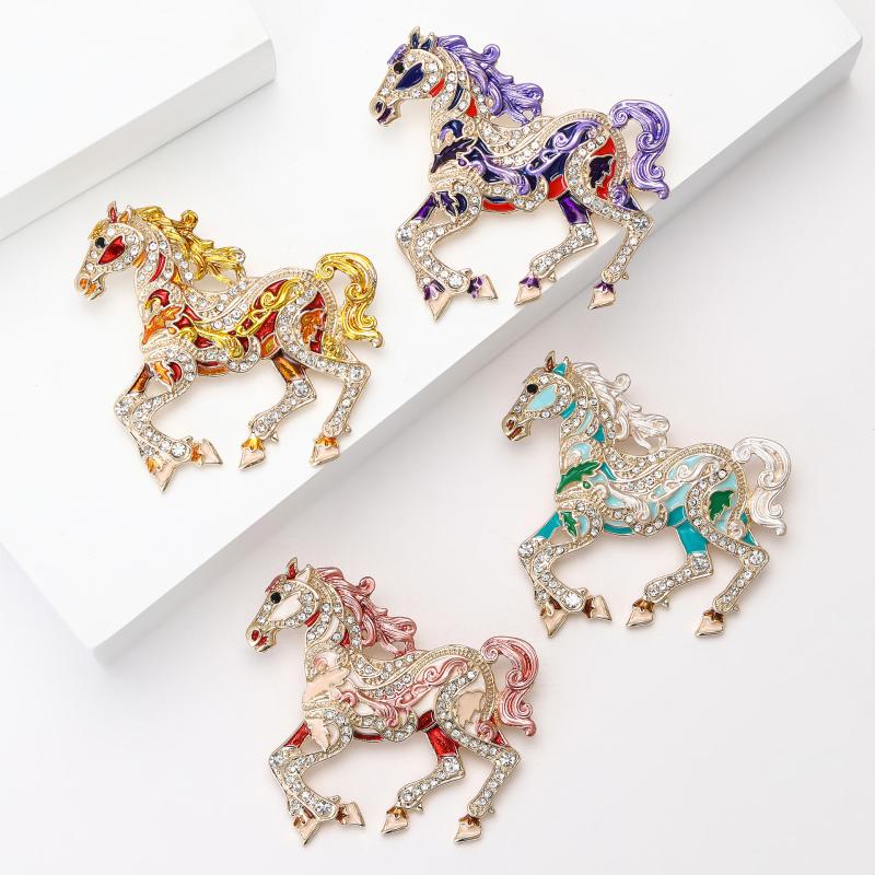 Vintage Court Style Enamel Galloping War Horse Brooches Pins For Women Clothing Accessories Men Fashion Suit Lapel Corsage