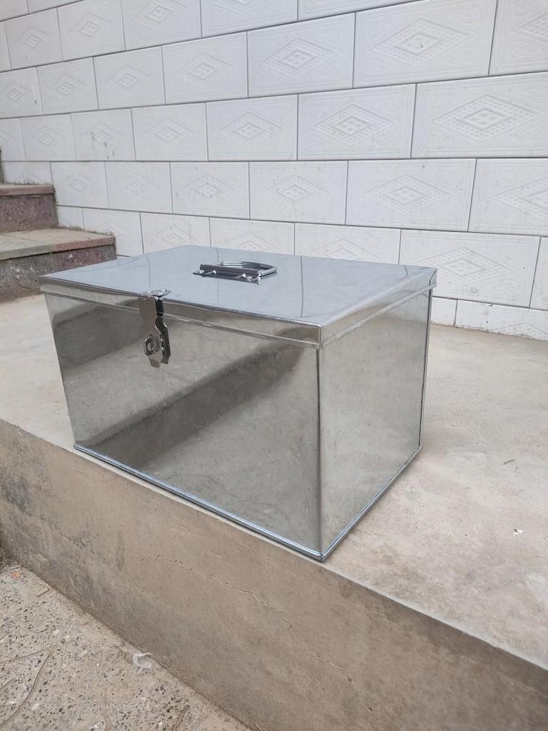 Galvanized White Iron Lockable Tool and Storage Box