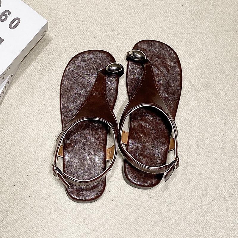 

Retro flat-bottomed metal sleeve toe buckle with sandals women s 2025 summer new fashionable versatile foot-pinching cool slippers 40 коричневый