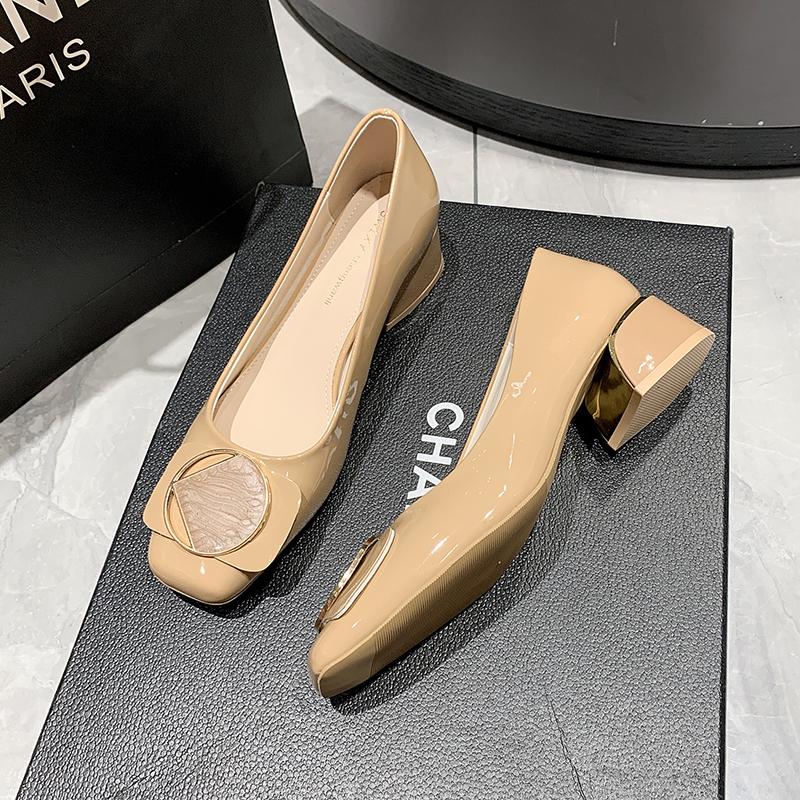 

Мода 2024 Летние сандалии Небольшие одинарные туфли Мягкие сандалии Женские повседневные удобные универсальные 39 абрикосовый