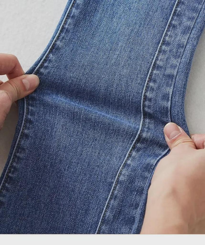 Damen High-Waist Slim Schlagjeans mit Schlitzsaum - Sommer 2024 Trend