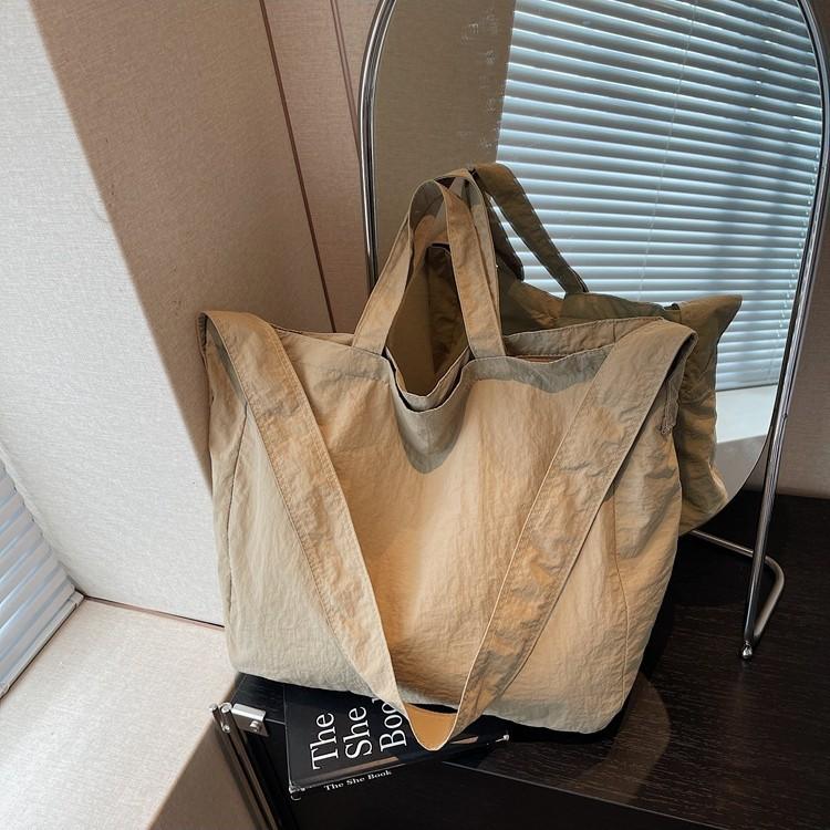 Premium sense large capacity new fashion shoulder bag versatile commuter oblique span bag women