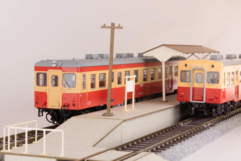 PLUMPMOA HO gauge 180 Street corner accessory series Island local platform extension set A (electric poles and station name plates) Paper kit MS079