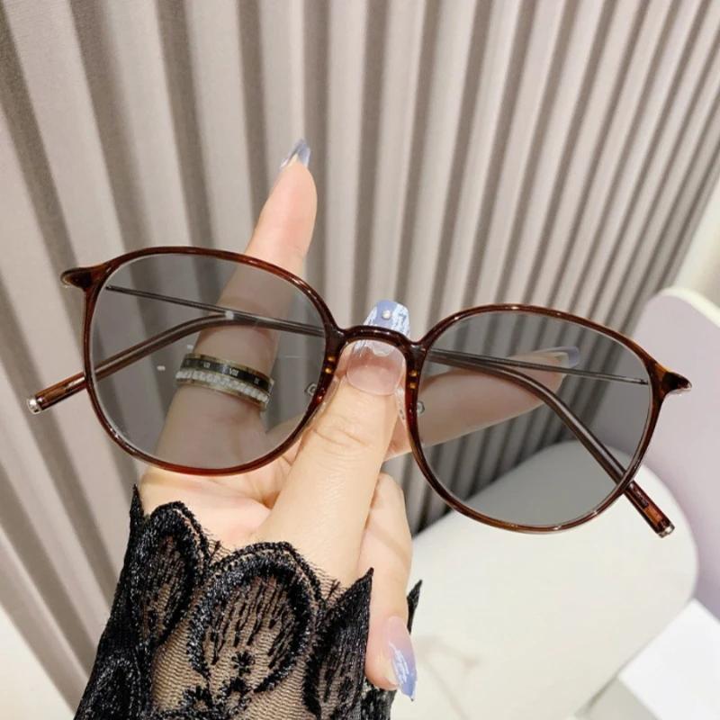 Men Women Luxury Pochromic Reading Glasses Vintage Color Changing Far Sight Presbyopia Unisex Ultralight Sunglasses 0 To +4.0