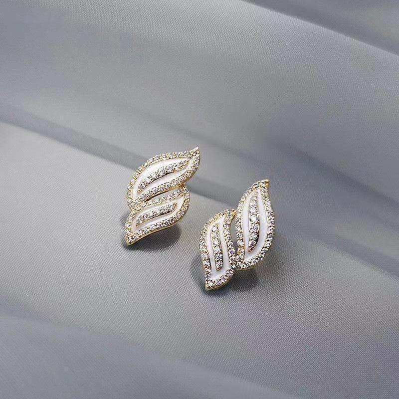 New Trendy Micro-diamond Leaf Earrings French Fashion Temperament Light Luxury Earrings Earrings Women