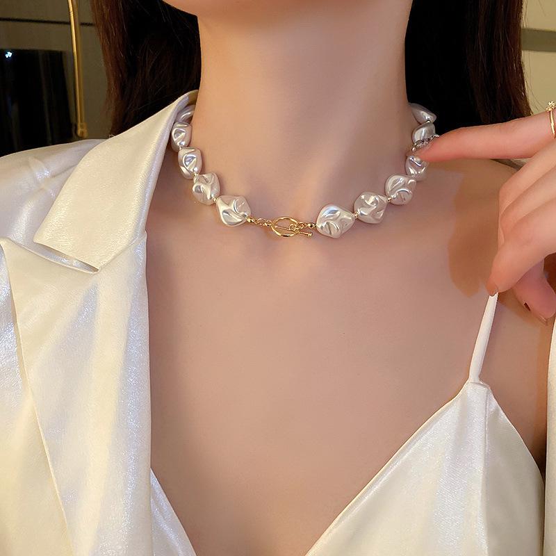 Elegant French Irregular Pearl Pendant Necklace: Versatile Luxury Clavicle Jewelry for Women
