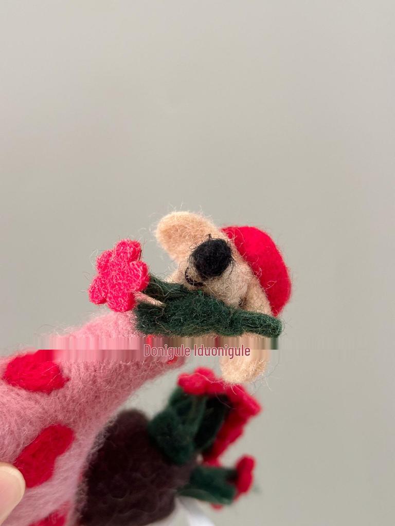 Doni Gulo Handmade Dachshund Wool Felt Pendant: Flower Basket Heart Keychain & Car Charm Gift