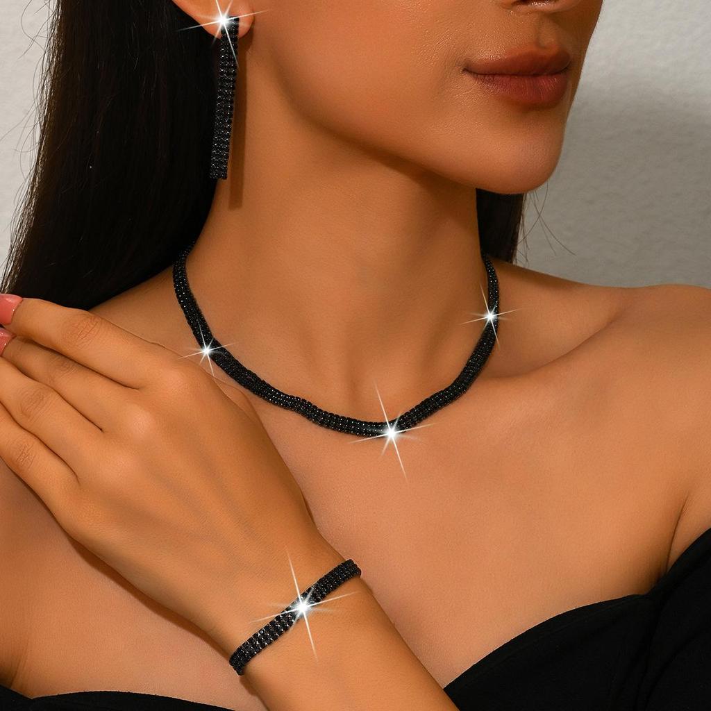 2022 Trendy Three-Piece Wedding Jewelry Set: Necklace, Stud Earrings, and Bracelet for Evening Parties