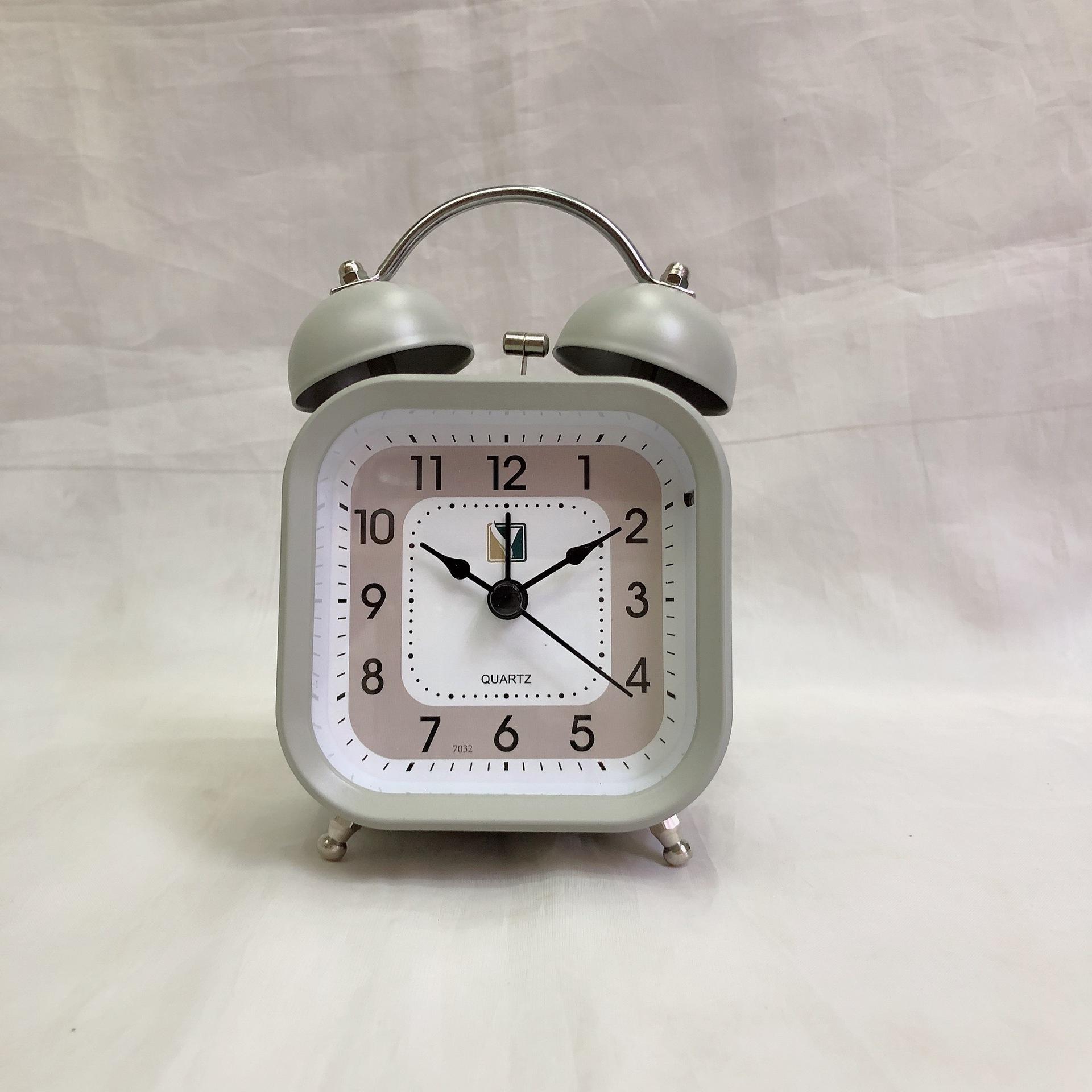 

3-дюймовый бесшумный простой будильник с громким звуком для пробуждения, ленивые прикроватные часы