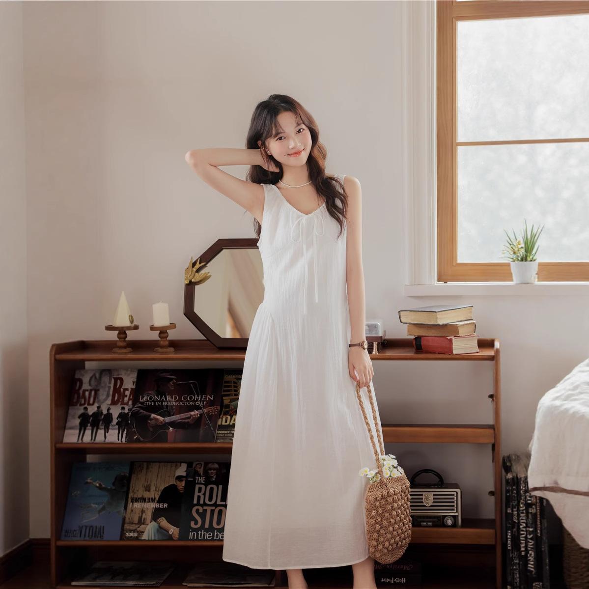 

Летнее женское белое кружевное платье-жилет без рукавов на шнуровке, нежное, с тонким силуэтом L белый