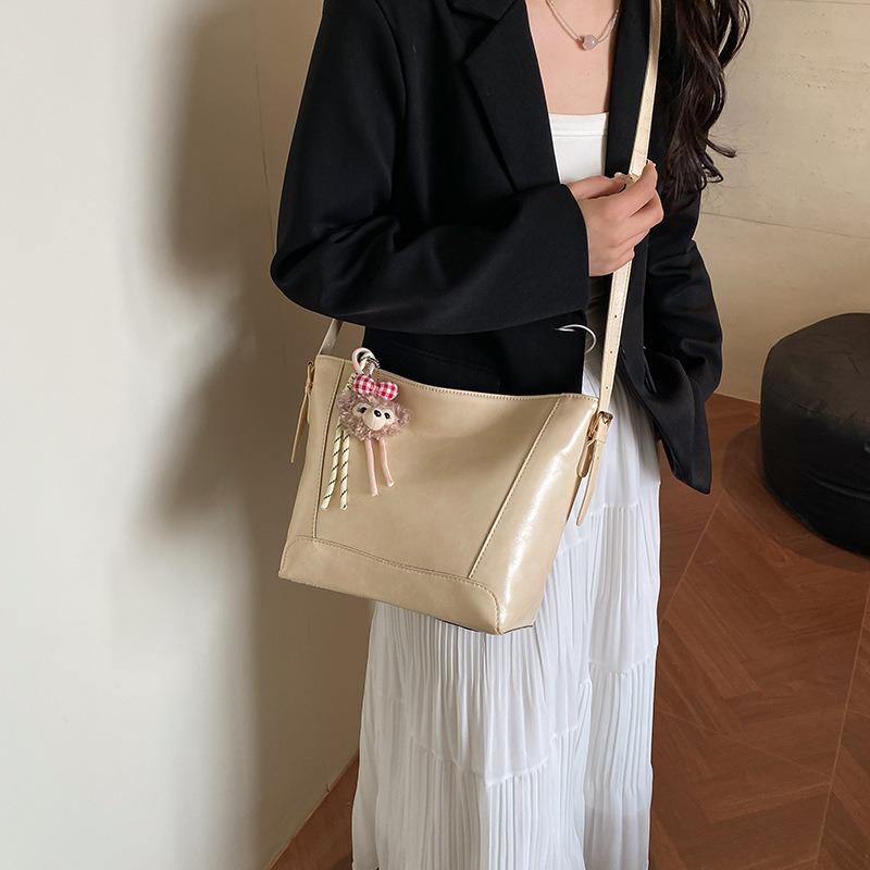 Large Capacity Bucket Tote Bag Summer New Shoulder Underarm Bag Solid Color Commuter Versatile Messenger Bag