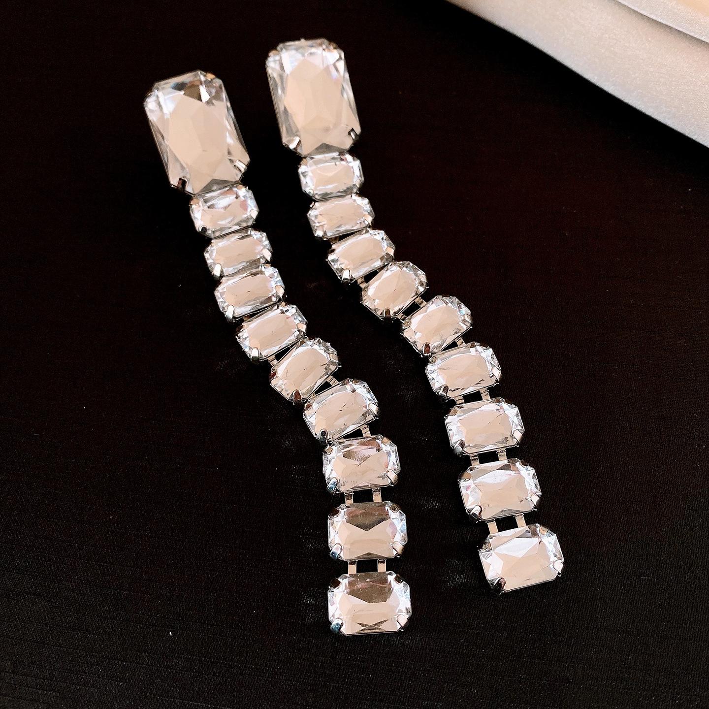 Прямоугольные серьги-гвоздики с бахромой, инкрустированные акриловыми бриллиантами, серьги для имиджа, дизайнерские серьги