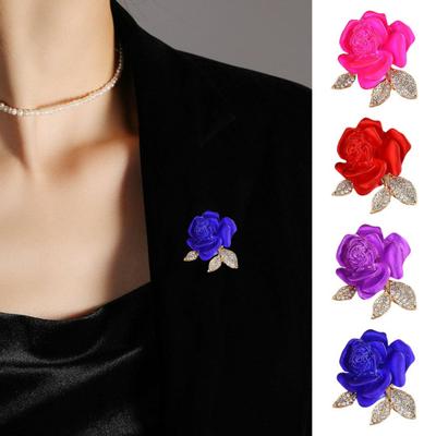 Broche Épingle Forme Fleur Rose 3D Strass Scintillants Incrustés Broche Décorative Pulls Cols Chapeaux Sacs Manteaux Écharpes Accessoire