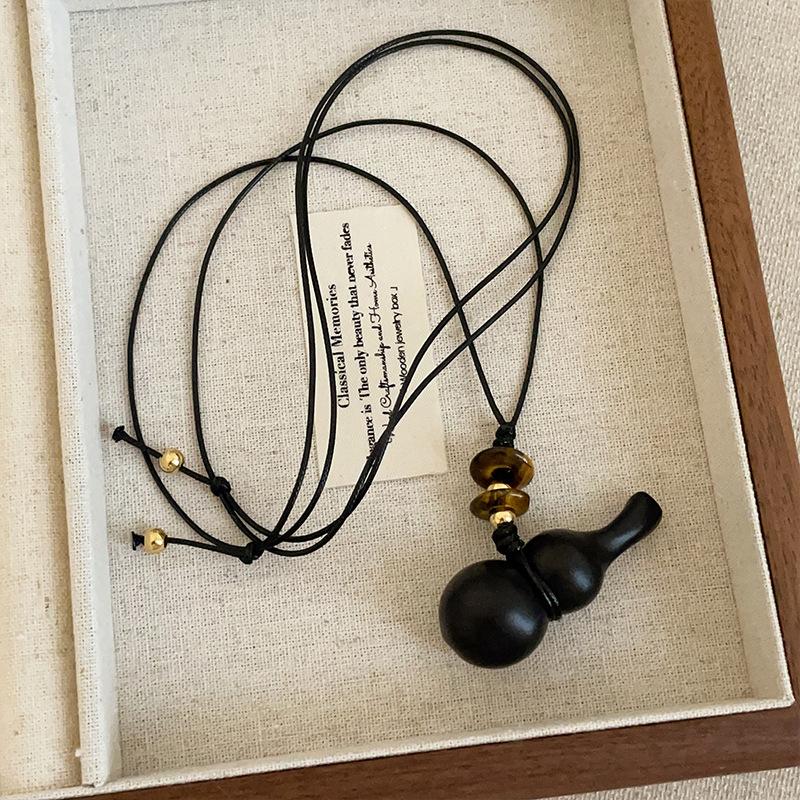 

Black Color Adjustable Wax Rope Chain Chokers Harajuku Natural Wood Bottle Gourd Beads Pendant Necklaces for Women Female чёрный