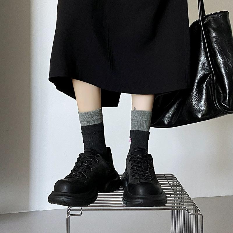 

Leather retro big head platform casual shoes women s 2025 new versatile, light and comfortable dad sports shoes 40