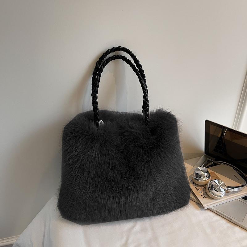 

Yogodlns Women Fashion Plush Shoulder Bag Solid Color Woven Strap Large Capacity Soft Material Lightweight Daily Commute Handbag 38x5x32cm чорний