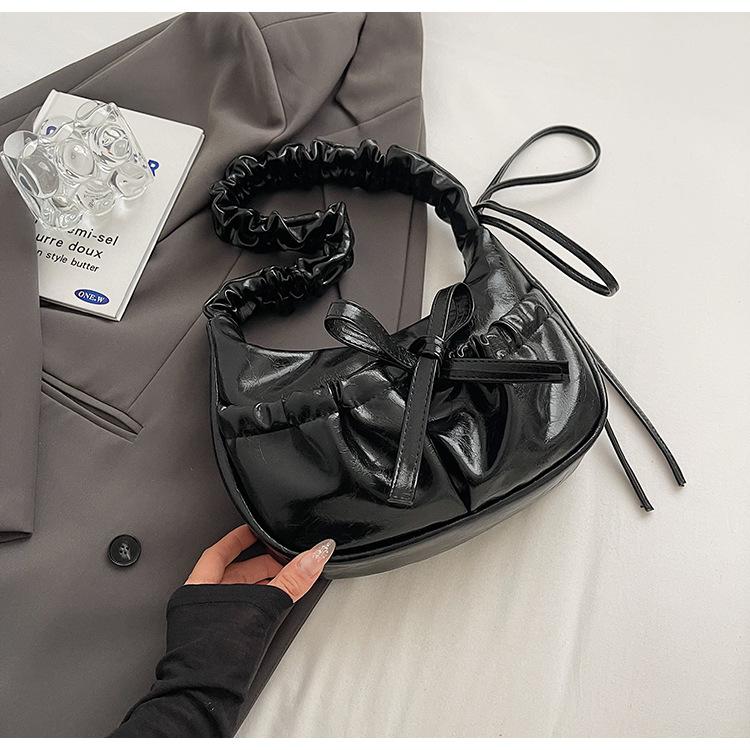 This Year's Popular Pleated Bag Women's 2025 New Trend Fashion Casual Niche Simple Commuter Underarm Shoulder Bag