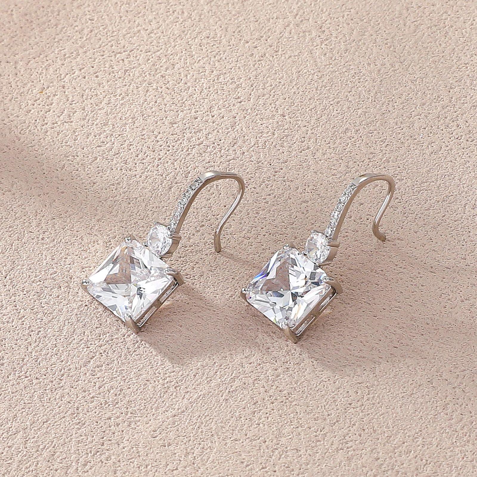 European  American Classic Geometric Zirconia Square Earrings for Women