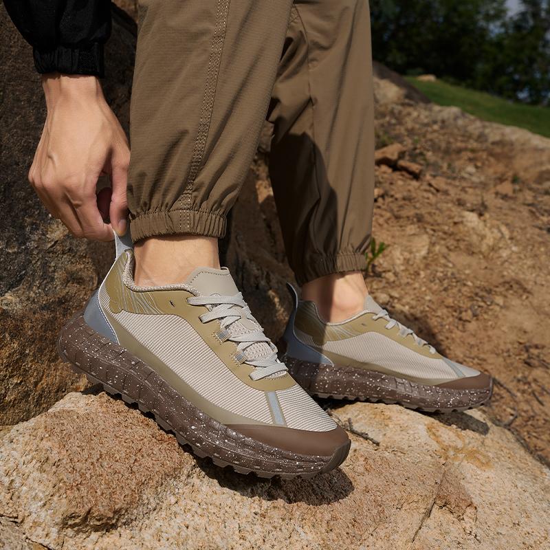 2025 High Quality Outdoor Climbing Shoes Mens Lightweight Breathable Skidproof Shock Absorption All Terrain Off Road Sneakers