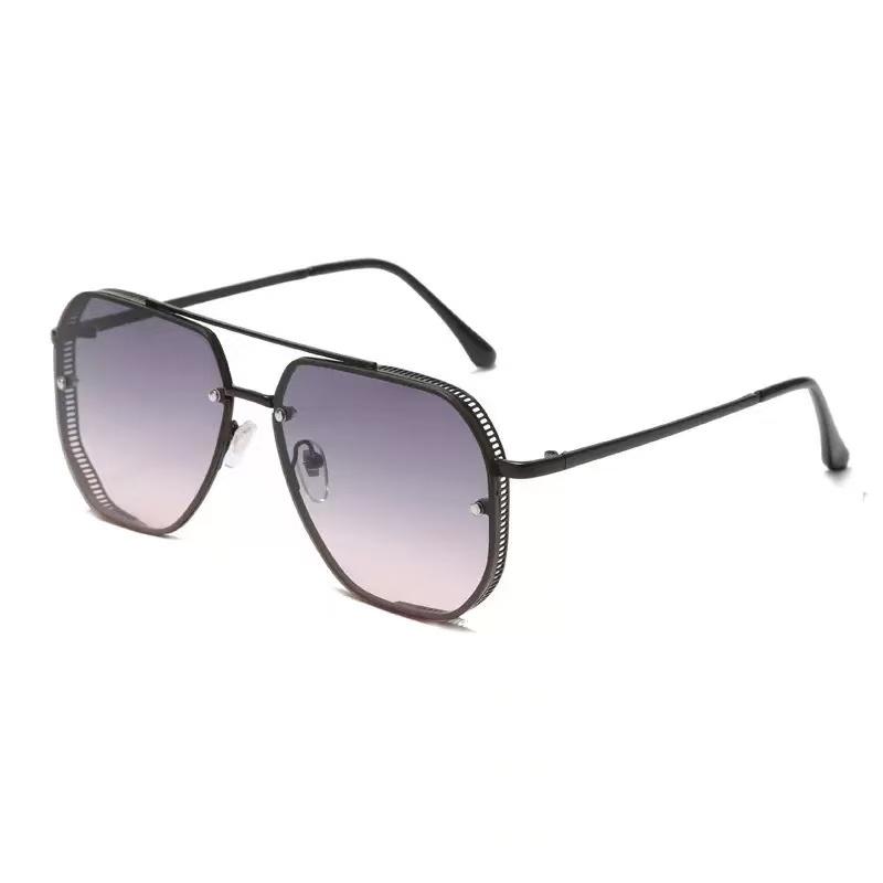 

Stylish metal-frame glasses, suitable for elegant outfits, travel, sporty styles, driving, vacation looks, beach outings, music