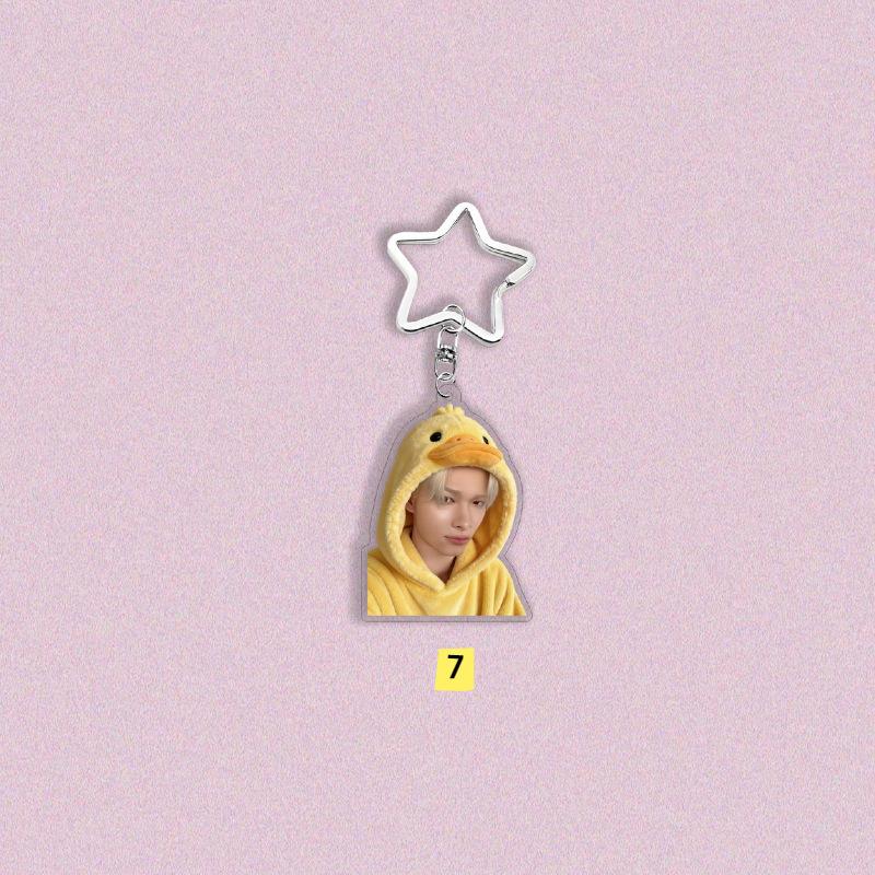 Kpop ENHYPEN Keychain Cute Plush Outfit Photo Acrylic Keyring Sunoo Jungwon Heeseung Star Shape Buckle Bag Pendant Jewelry Accessories