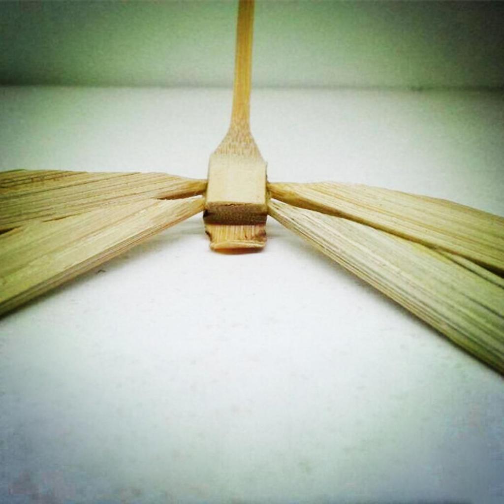 Bamboo Dragonfly Toy DIY Flying Helicopter Hand Rub Propeller Educational Outdoor Desk Ornament