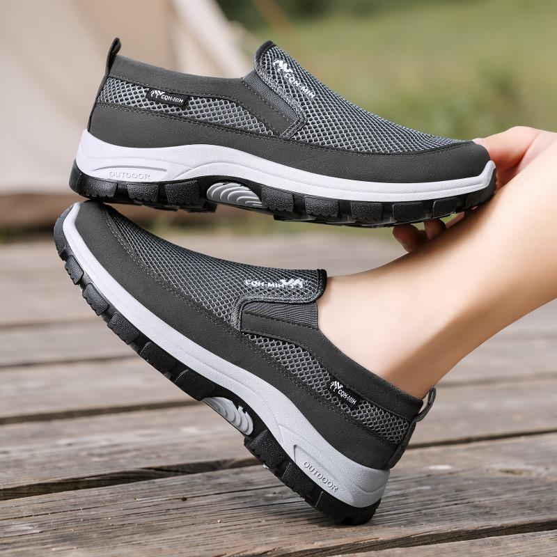 Men's Summer Breathable Mesh Lightweight Casual Beijing Cloth Shoes Large Size.