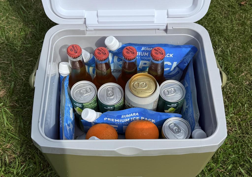 Suwara Reusable Ice Packs, 300ml, Soft, Refillable, Thin, Lightweight, Compatible with Freezers and Refrigerators, Keeps Food Cold for Approximately