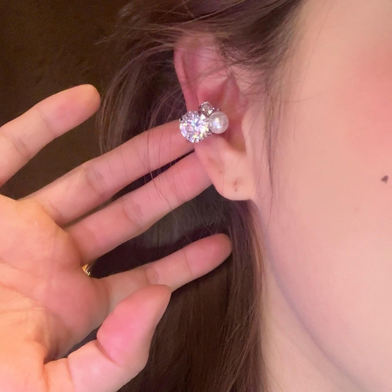 Super Shiny Zirconia Pearl Ear Cuff - No Piercing, Simple, Fashionable, Luxurious, Versatile Earrings.