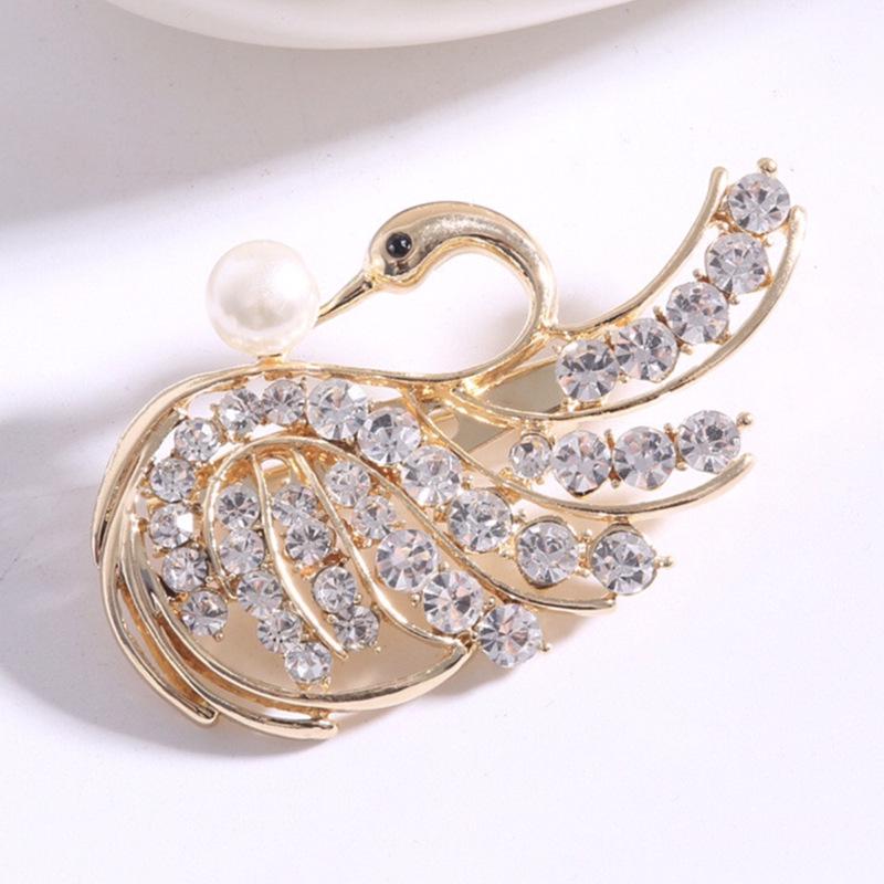 White Swan Brooch: Elegant Rhinestone Animal Pin for Women, High-Design Anti-Exposure Accessory