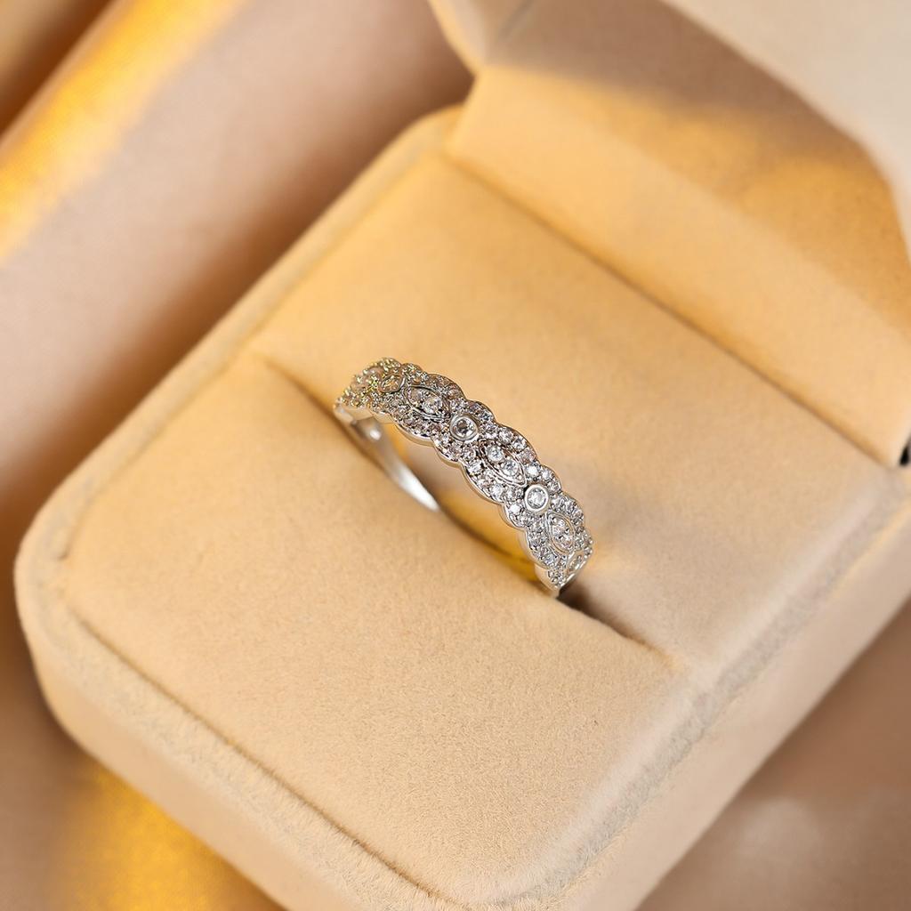 New Round Zircon Ring with Fashionable Niche and Versatile Design Zircon Ring