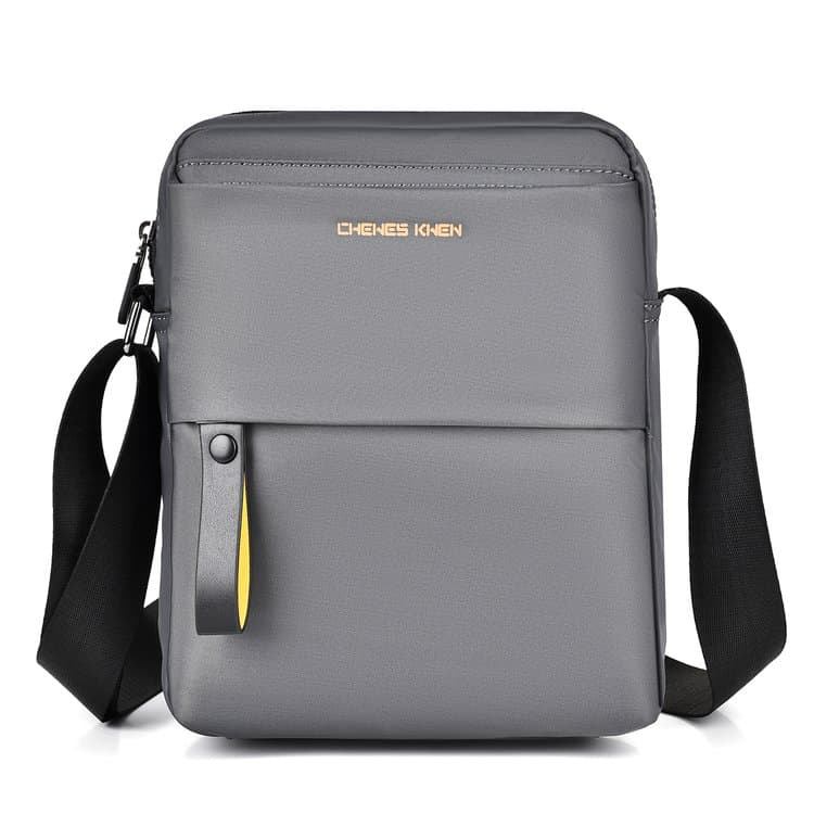 Casual and simple men's shoulder messenger bag
