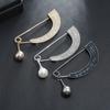 Anti-Light Brooch, Popular Creative Alloy Diamond-Encrusted Pearl Cardigan Pin Clothing Accessories In Europe And America