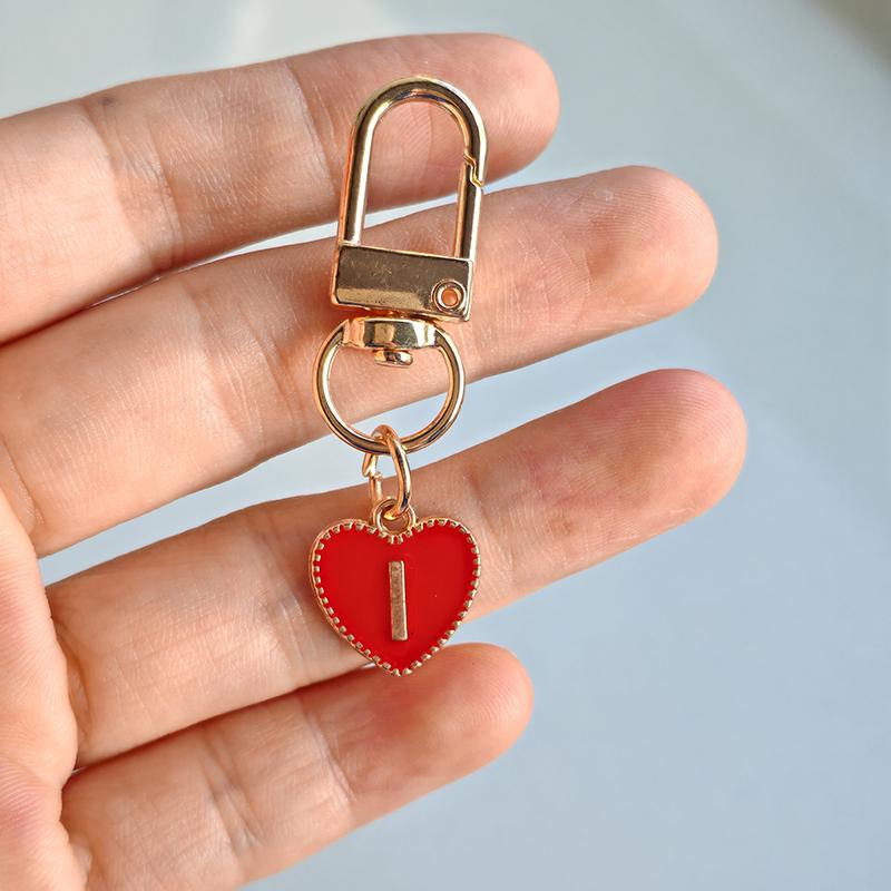 1PC Lobster Buckle Gift Metal Party 26 English Letters Keychain Marker Heart Shaped Red Love Keychain Design DIY Creativity