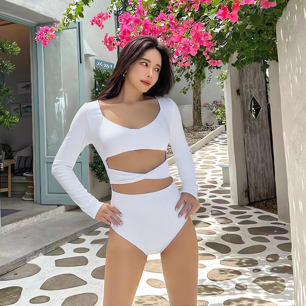 Source Korean Version of Pure Desire Swimsuit Women's Long-sleeved One-piece Triangle Ins Slim and Thin Fashion New Swimsuit