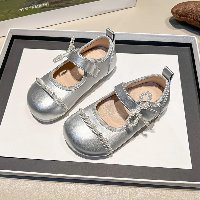 

Girls princess shoes children s shoes 2025 new spring small leather shoes women s treasure silver girl soft sole single shoes foreign style 33 срібний