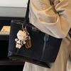 Commuter tote bag women's new retro fashion casual large capacity armpit bag high value shoulder bag