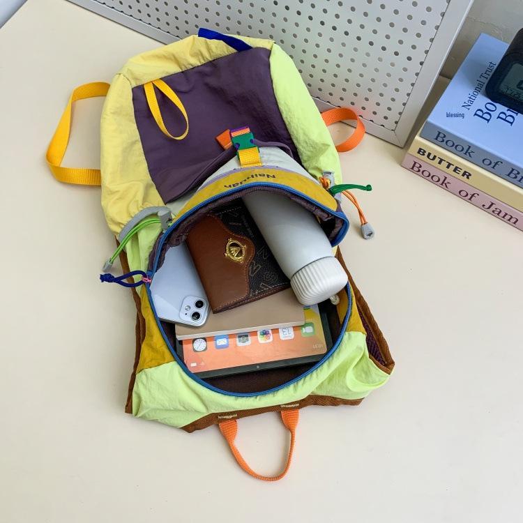 Colorful Women's Lightweight Outdoor Sports Backpack: Large Capacity, Water-Resistant, Casual for Travel & Hiking.