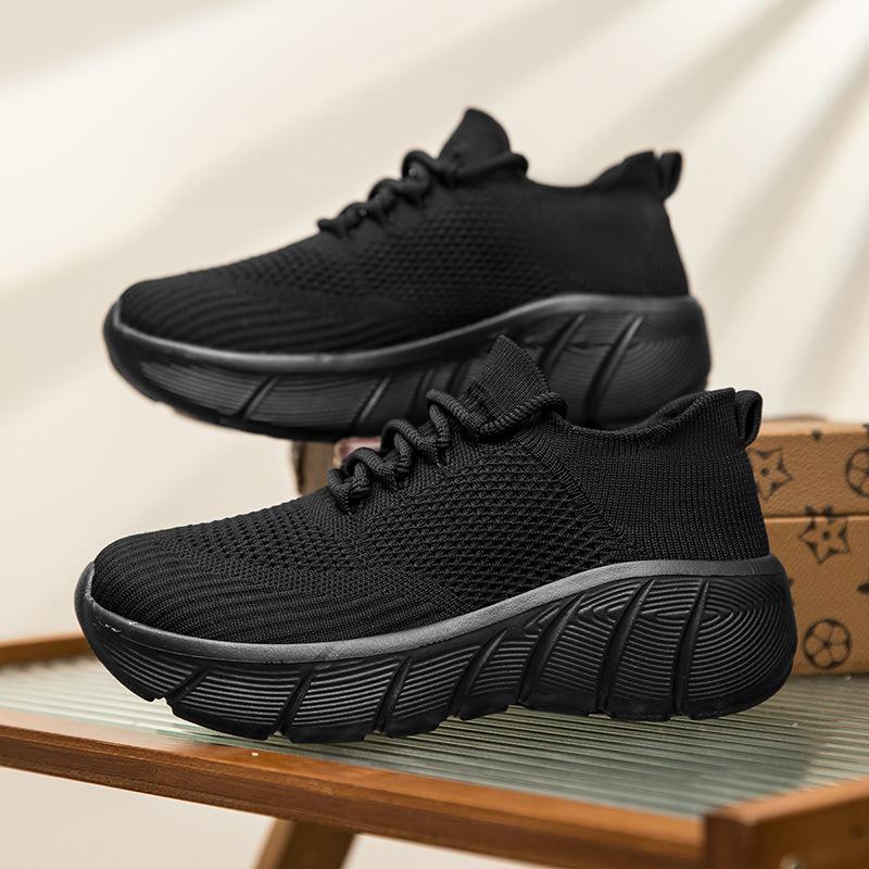 New casual single shoes large size soft sole breathable sports breathable shoes medium and low top socks shoes