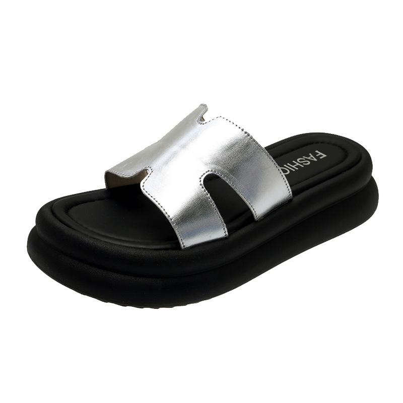 With skirt fashion super fire casual stepping on shit feeling beach one-word drag women summer wear 2025 new thick bottom cool slippers