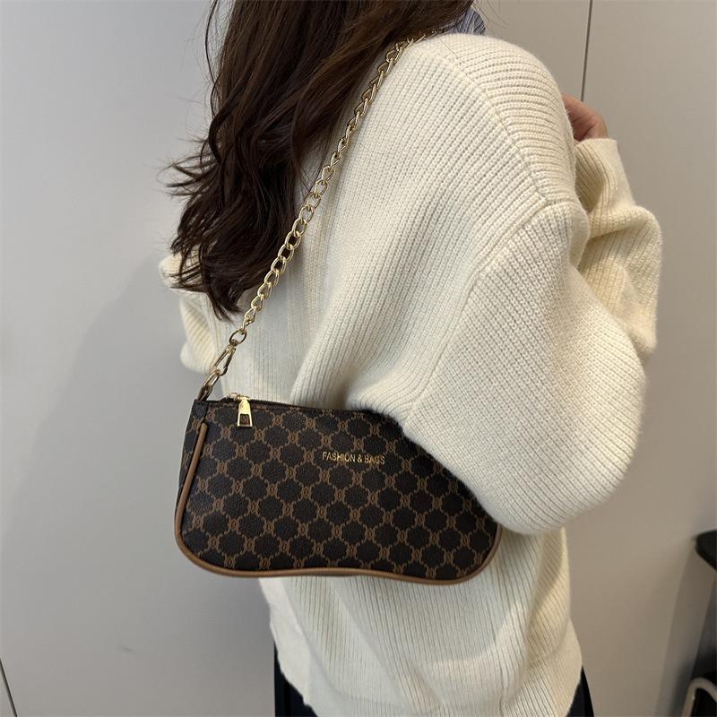 Autumn New Letter Printing Fashion Trend Shoulder Bag Urban Commuter Niche Design Simple Armpit Bag
