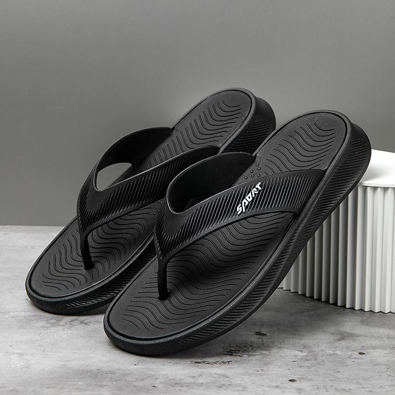 New Thick-soled Herded Anti-slip Outdoor Flip-flops and Casual Beach Shoes