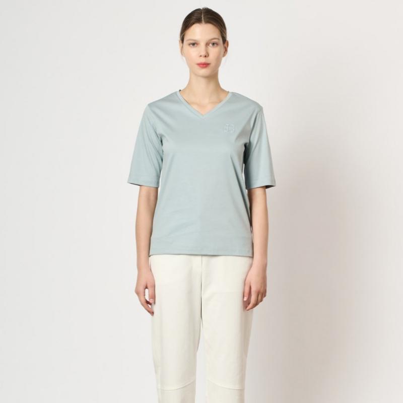 BCBG V Neck T shirT B4m6x450