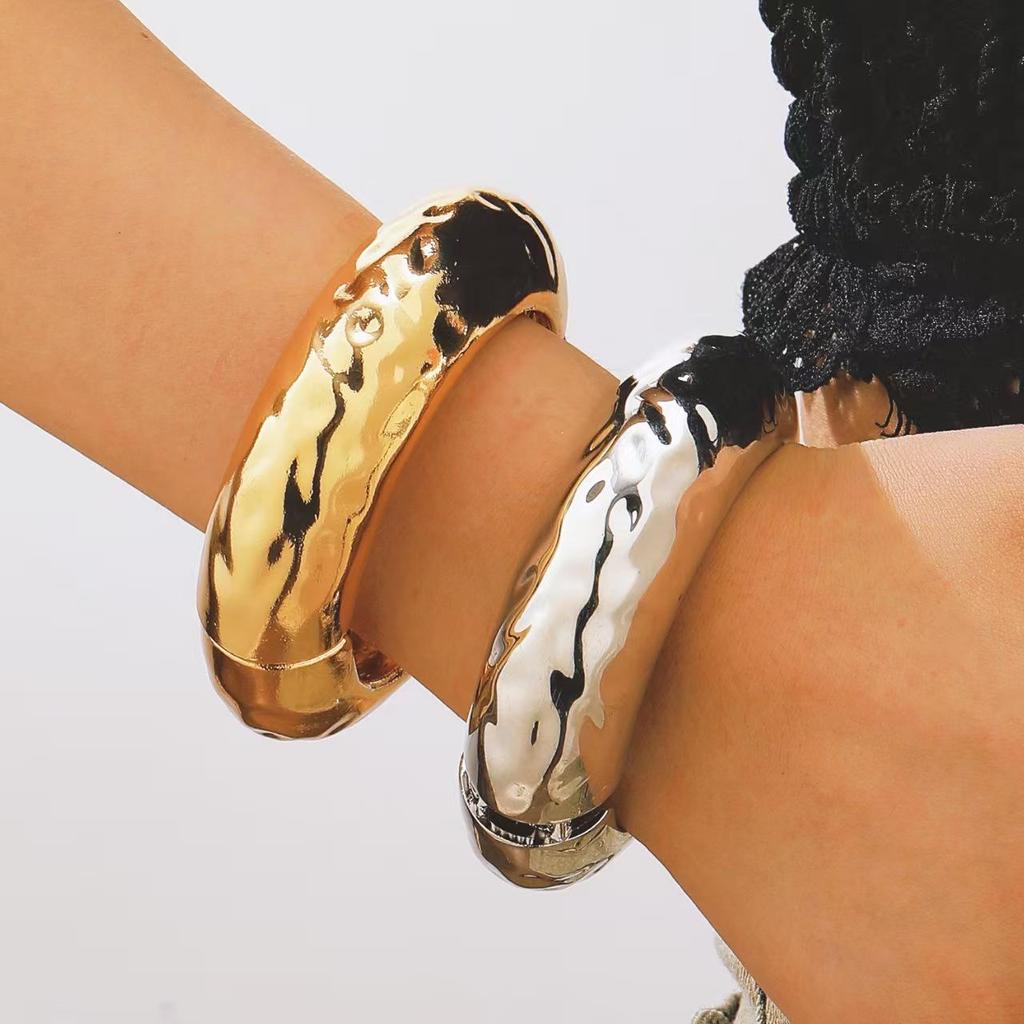 Geometrischer Goldener Breiter Armreif Minimalistisch Punk für Frauen