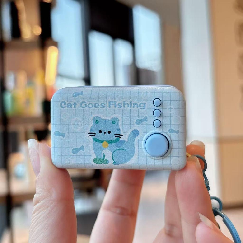 Luminous Cat Paw Mini Keychain Light - Cute and Funny Decompression Bag Pendant